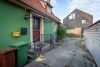 ZWEI HÄUSER: ein vielseitiges Grundstück mit Potenzial - Eingang Vorderhaus, Ansicht Hi