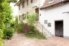 EIN-ZWEIFAMILIENHAUS mit Einliegerwohnung, Scheune und großem Grundstück - Gebäudeansicht